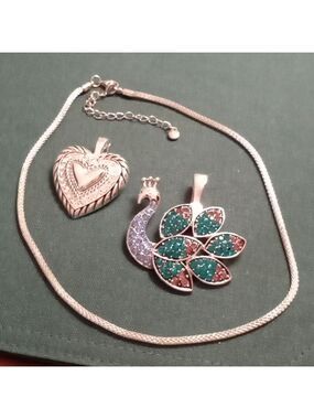 Vintage Roman Jewelry Company Silver-Tone Pendant And Chain Set NWOT
